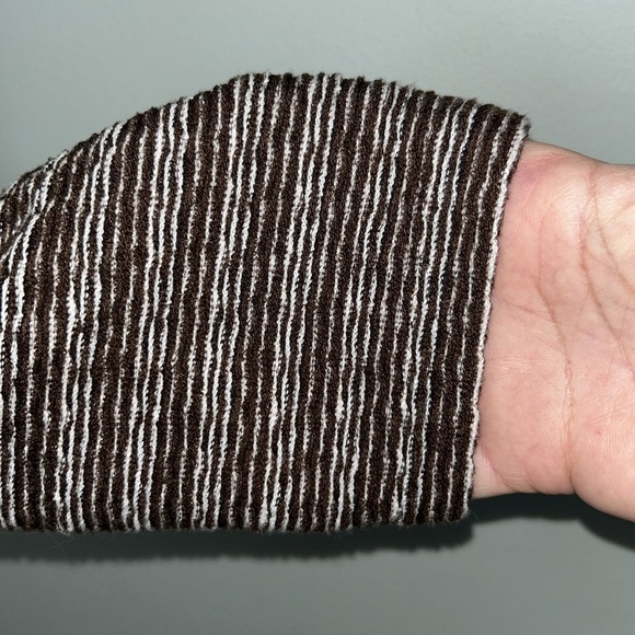 Chico’s Size 1 Soft Stretch Knit Top – Flattering Everyday Essential - Picture 2 of 9